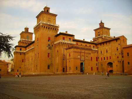 le chateau de Ferrara